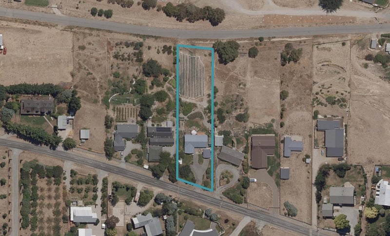 16 Hall Road, Bannockburn, Cromwell - Carousel 1