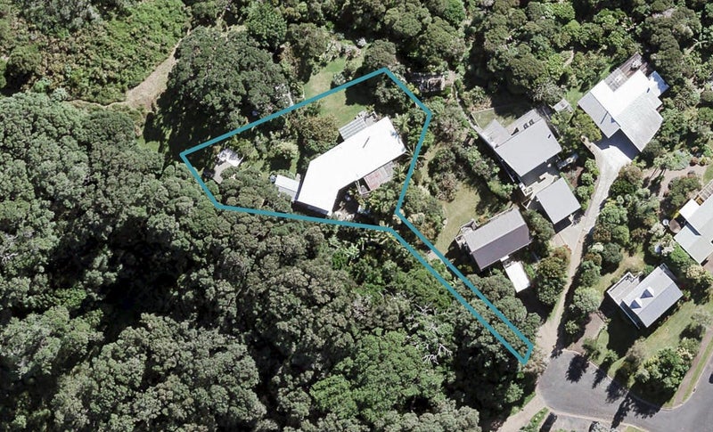 25 Kennedy Point Road, Surfdale, Waiheke Island - Carousel 1