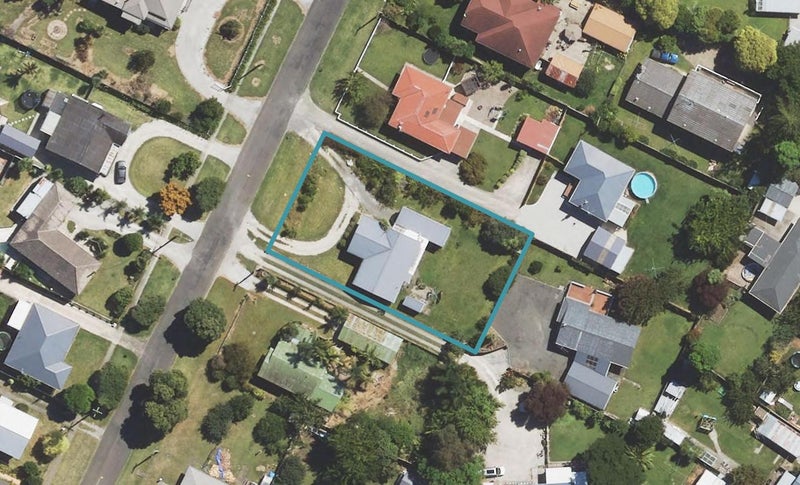 11 Pine Street, Mangapapa, Gisborne - Carousel 1