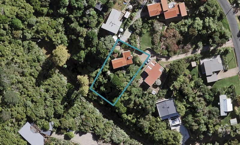 19B Tahatai Road, Oneroa, Waiheke Island - Carousel 1