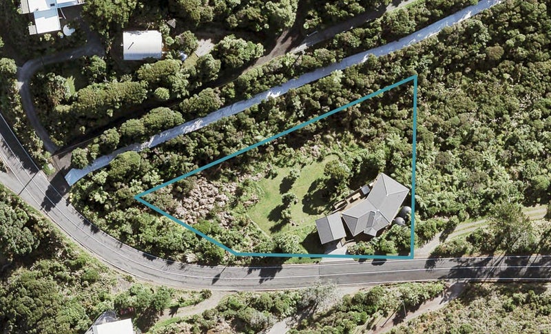 94 Piha Road, New Lynn - Carousel 1