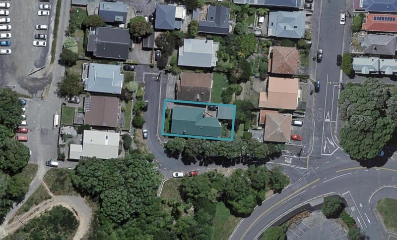 2 Westland Road, Mount Cook, Wellington - Carousel 1