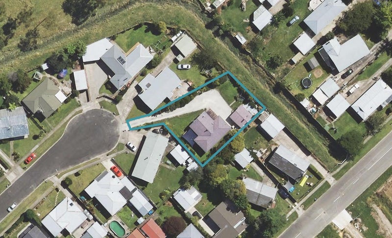 15 Justin Street, Mangapapa, Gisborne - Carousel 1