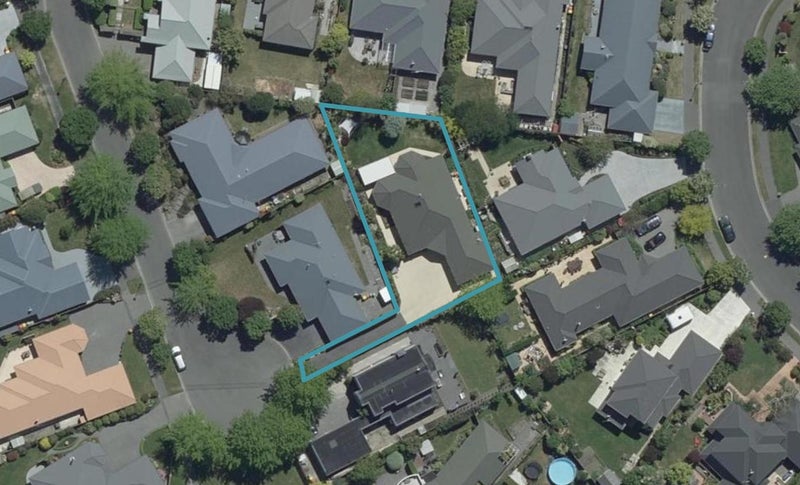 17 Creedon Glen, Casebrook, Christchurch - Carousel 1