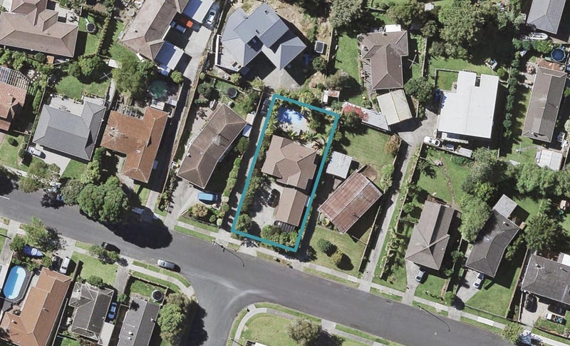 20 Kurnell Drive, Botany Downs, Auckland - Carousel 1