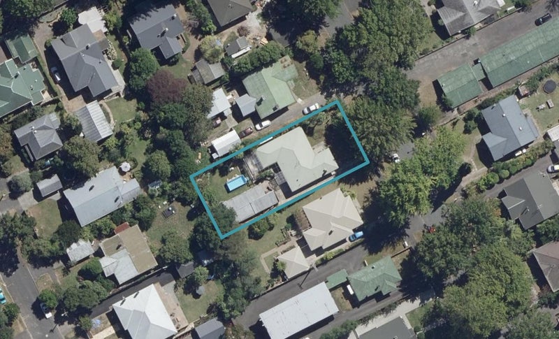 19 Kitchener Street, Claudelands, Hamilton - Carousel 1