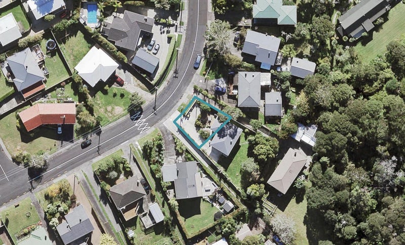 42A Taupo Street, Green Bay, Auckland - Carousel 1