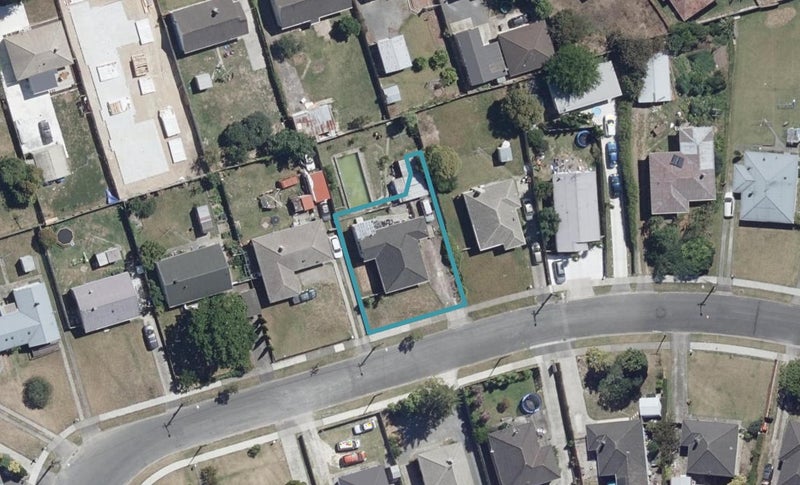 1/21 Yeats Crescent, Fairfield, Hamilton - Carousel 1