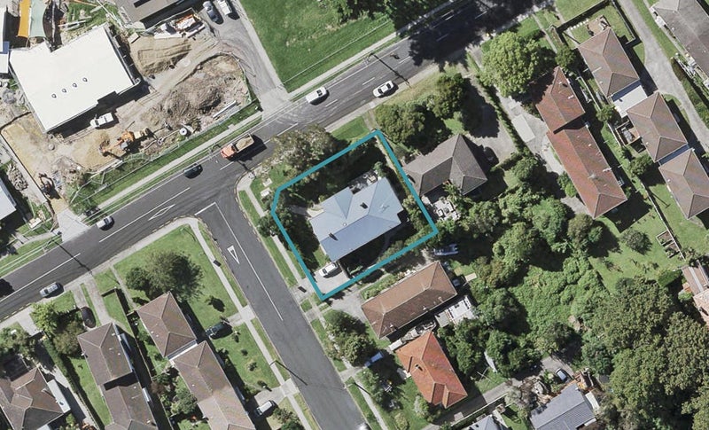 2 Cassino Street, Bayswater, Auckland - Carousel 1
