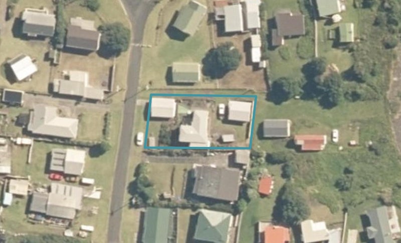 5 Point Road, Mōkau - Carousel 1