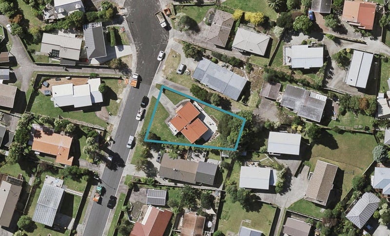 5 Atlantis Place, Totara Vale, Auckland - Carousel 1