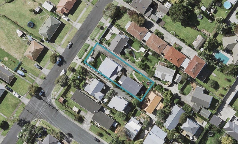 2/90 Eversleigh Road, Belmont, Auckland - Carousel 1