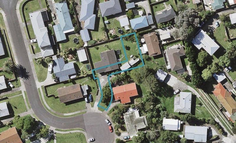 8D Tiaka Place, Pakuranga, Auckland - Carousel 1
