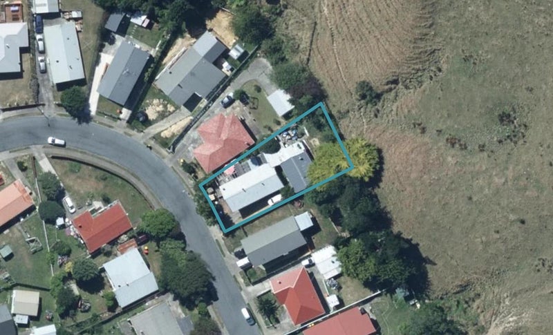 116 Arahura Crescent, Waitangirua, Porirua - Carousel 1
