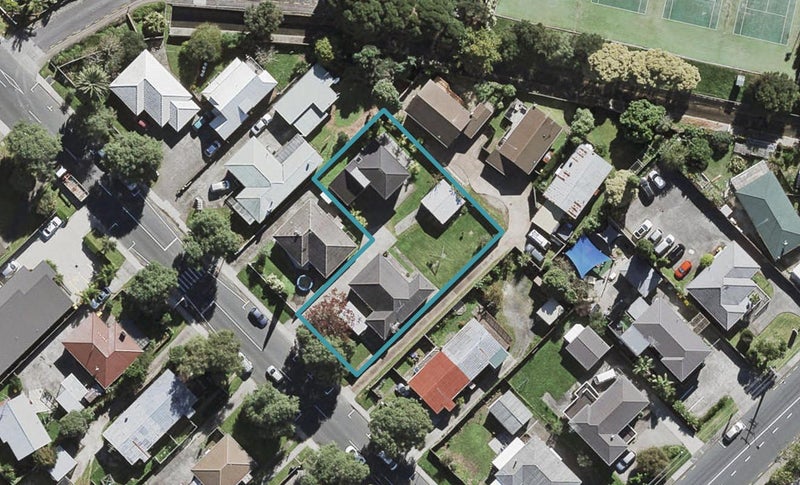 7 Chartwell Avenue, Glenfield, Auckland - Carousel 1