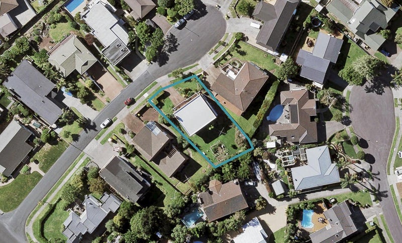 7 Eclipse Place, Half Moon Bay, Auckland - Carousel 1