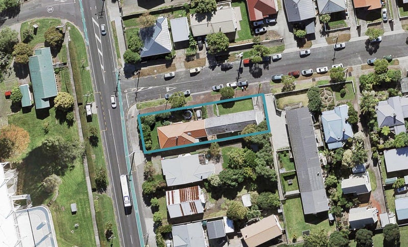 2/112 Carrington Road, Mount Albert, Auckland - Carousel 1