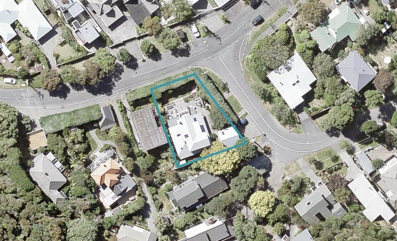2 Tawa Street, Eastbourne, Lower Hutt - Carousel 1