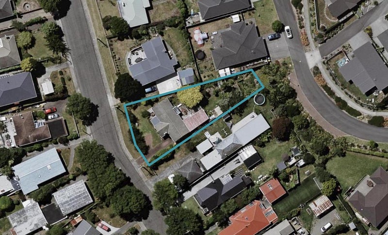 92 Alexander Road, Raumati Beach, Paraparaumu - Carousel 1