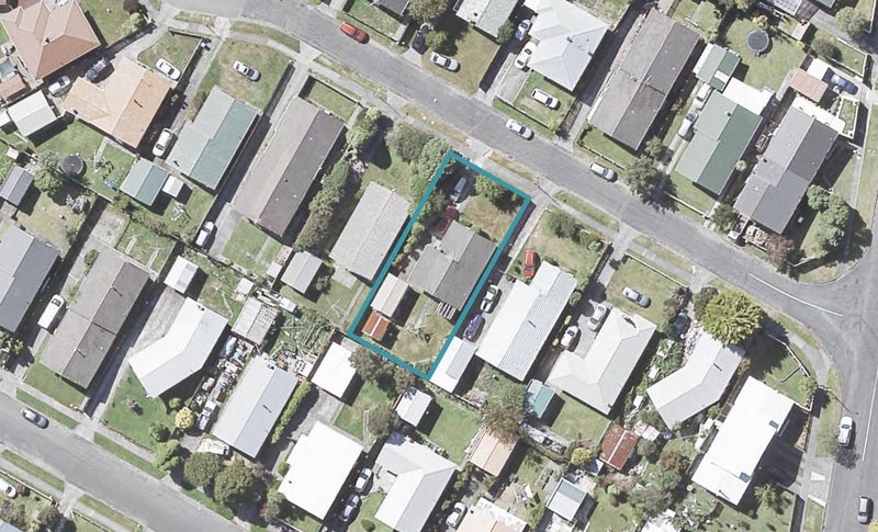 9 Kumeroa Grove, Wainuiomata, Lower Hutt - Carousel 1