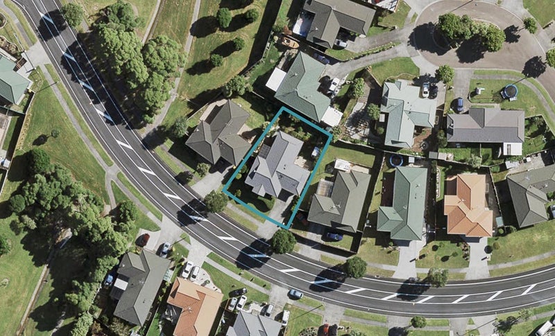 43 Etherton Drive, Weymouth, Auckland - Carousel 1