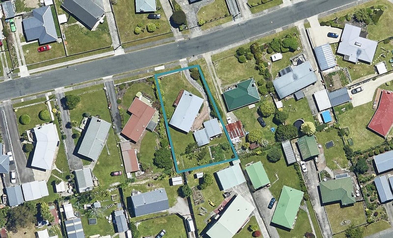 8 Fenruss Street, Fairy Springs, Rotorua - Carousel 1