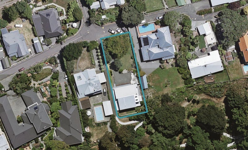 1A Cameron Terrace, Bluff Hill, Napier - Carousel 1