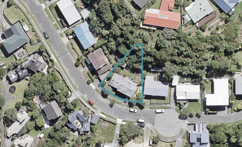 8 Laburnum Grove, Maungaraki, Lower Hutt - Carousel 1