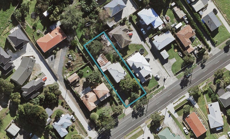 36 Mountain Road, Mangere Bridge, Auckland - Carousel 1