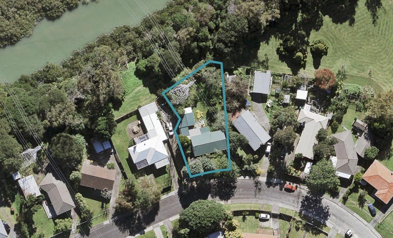 84 Glen Marine Parade, Glendene, Auckland - Carousel 1