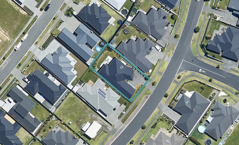 21 Saint Michaels Avenue, Bethlehem, Tauranga - Carousel 1