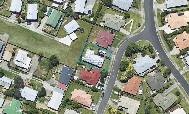 6 Newark Close, Gate Pa, Tauranga - Carousel 1