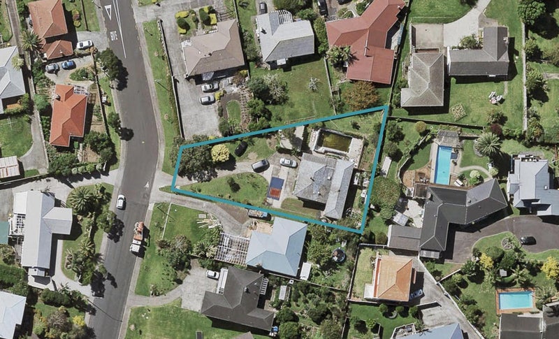 2 Lewis Road, Pakuranga, Auckland - Carousel 1
