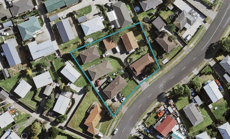 42 Maplesden Drive, Clendon Park, Auckland - Carousel 1