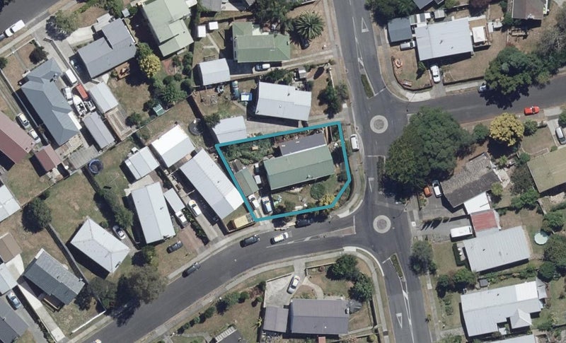 25 Deanwell Avenue, Deanwell, Hamilton - Carousel 1