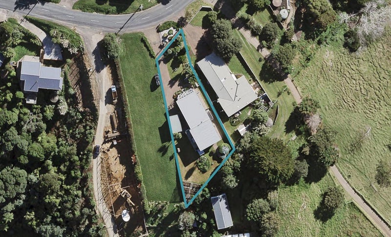 61 Junction Road, Palm Beach, Waiheke Island - Carousel 1
