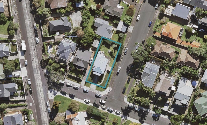 4 Belle Vue Avenue, Northcote Point, Auckland - Carousel 1