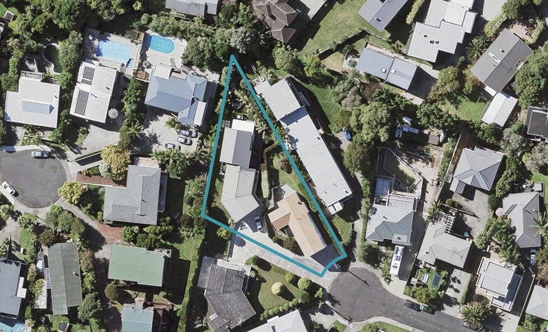 2/17 Bevyn Street, Castor Bay, Auckland - Carousel 1