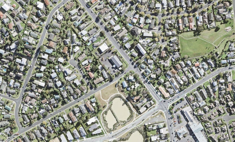 1/2 Albatross Road, Red Beach, Whangaparāoa - Carousel 1