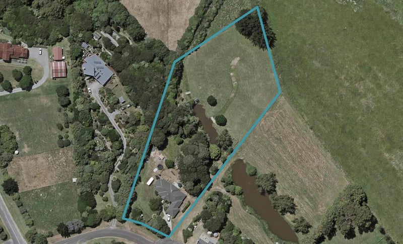 9 Merlin Court, Otaihanga, Paraparaumu - Carousel 1