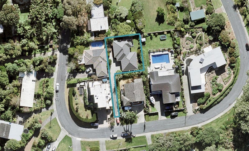 4 Marama Street, Torbay, Auckland - Carousel 1