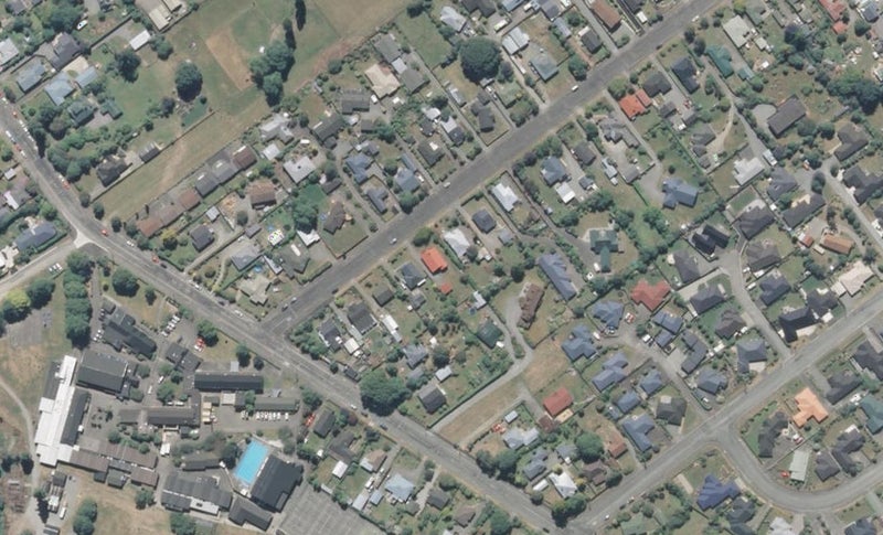 10 CAMPBELL ST - Carousel 1