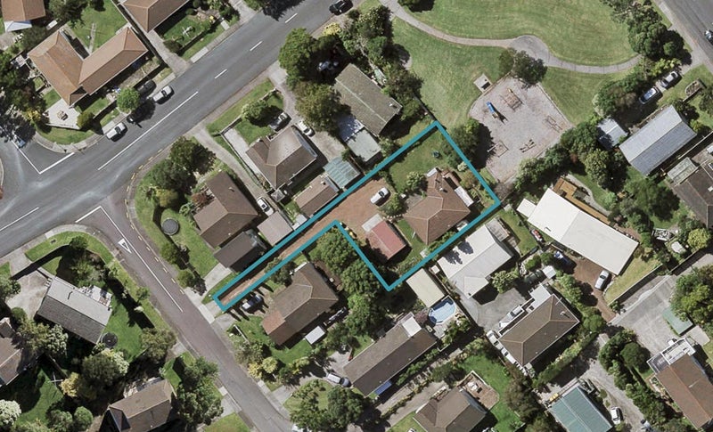 4 Felicity Place, Unsworth Heights, Auckland - Carousel 1
