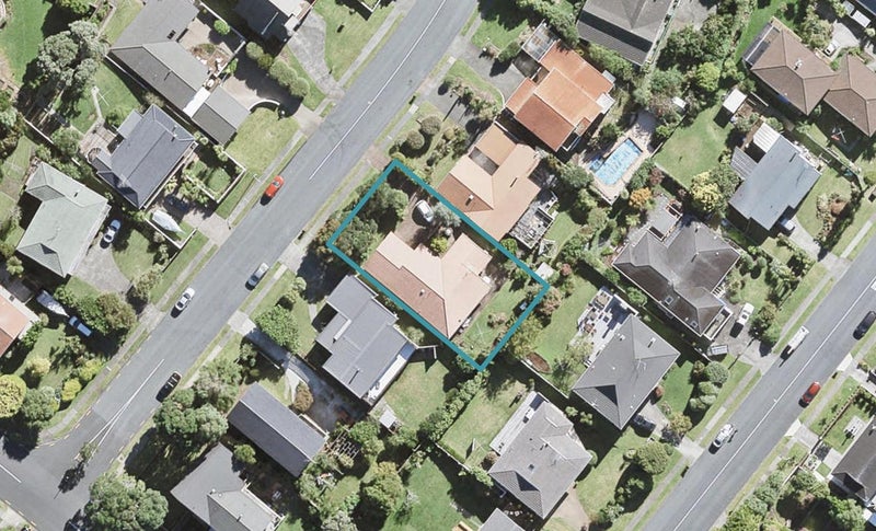 7 Stapleford Crescent, Browns Bay, Auckland - Carousel 1