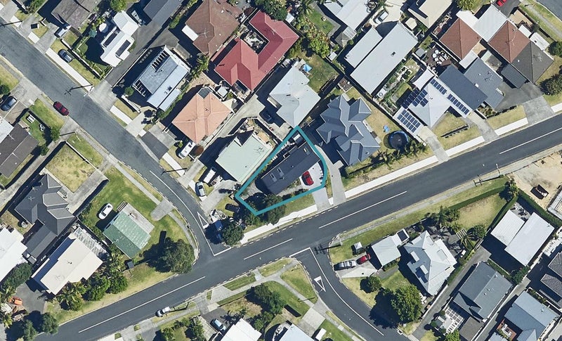 9A Clyde Street, Mount Maunganui - Carousel 1