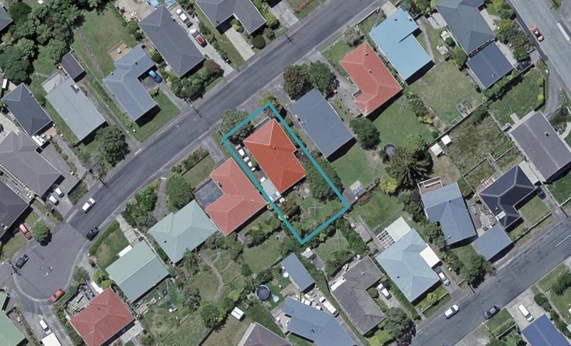 9 Alder Place, Newlands, Wellington - Carousel 1