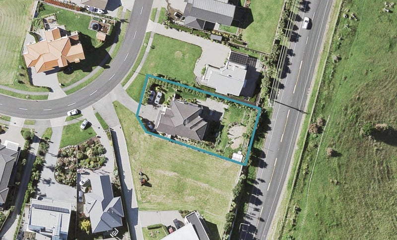 35 Liberty Crescent, Beachlands, Auckland - Carousel 1