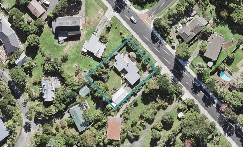 23 Tauhinu Road, Greenhithe, Auckland - Carousel 1