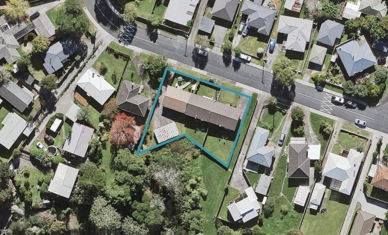 1/30 Daytona Road, Henderson, Auckland - Carousel 1