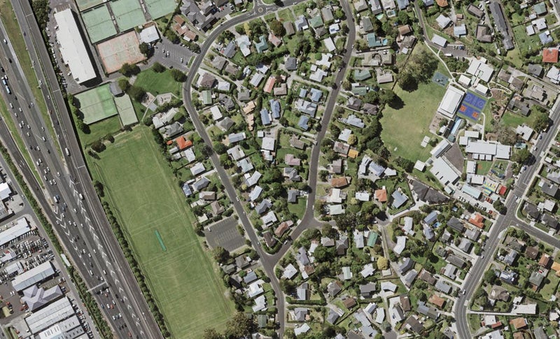 27D Arrow Road, Forrest Hill, Auckland - Carousel 1